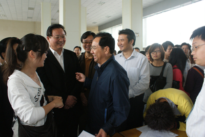 学院协办的合肥市共青团"青年就业创业见习基地"对接仪式暨首场"双选