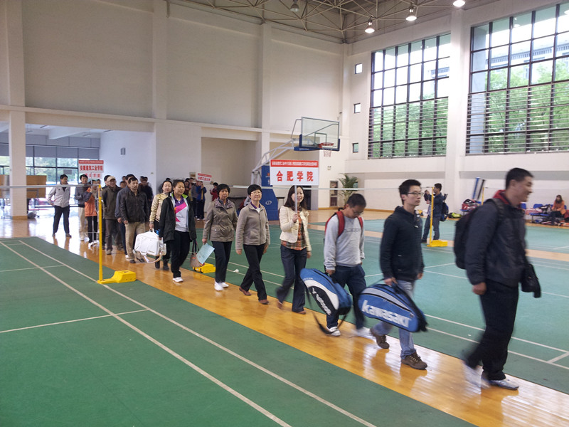羽毛球协会组队参加省教育工会比赛