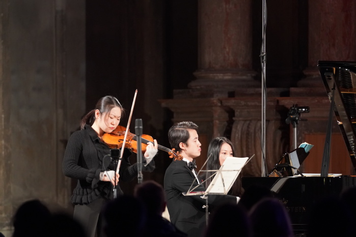 施特拉尔松德孔子学院“中德建交50周年暨建院5周年系列庆典活动”新春音乐会圆满举办