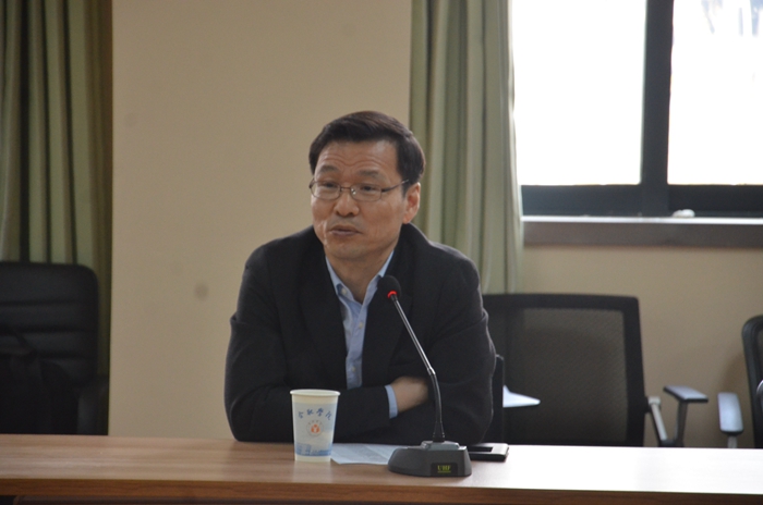 中科院张东辉院士来校作报告