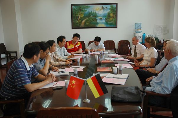 陈院长会见代表团一行,双方进行了友好交流