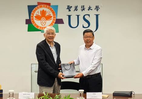 https://www.hfuu.edu.cn/_upload/article/images/db/32/007580704021a2a4fa7b79663715/ba36f46a-2dc2-42c1-98fc-d240dbd97c69_d.jpeg