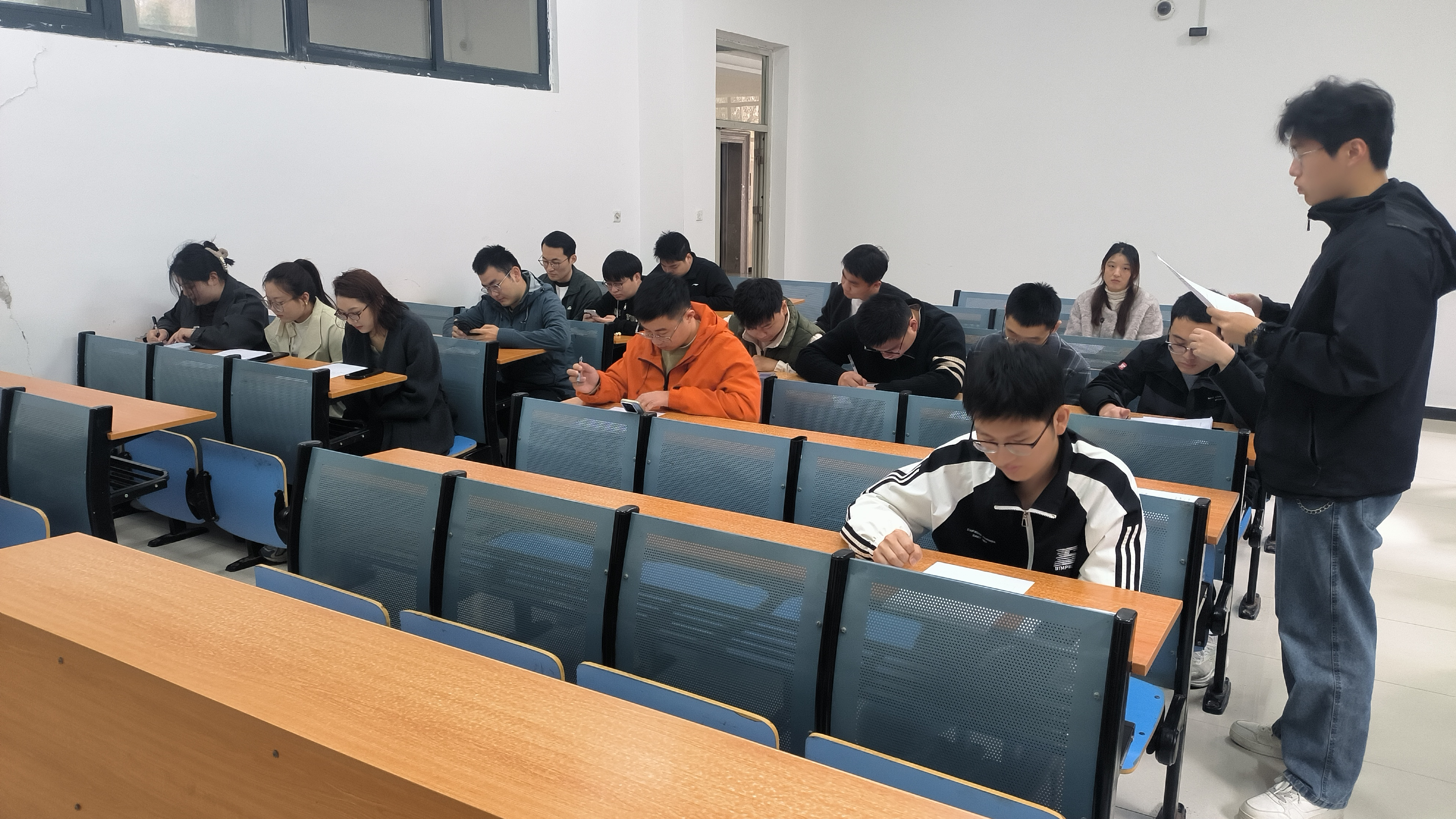 <a href='/dzx/5f/bc/c11974a155580/page.htm' target='_blank' title='研究生党支部召开2025年度组织生活会暨民主评议党员大会'>研究生党支部召开2025年度组织生...</a>