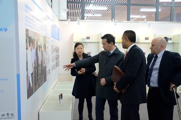 http://www.hfuu.edu.cn/_upload/article/images/3b/42/3eab14eb43b3992335118d53634a/e2113cfc-09a0-4d7e-82be-ba7e5ded7380.jpg