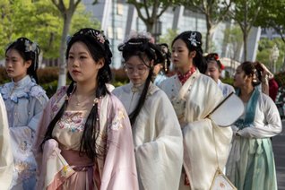 华灯焕彩，古韵流芳——合肥大学...