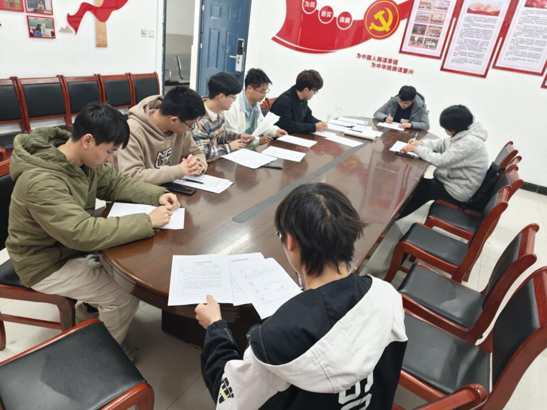 <a href='/dzx/5f/b8/c11974a155576/page.htm' target='_blank' title='强化党员先锋作用 凝聚奋进磅礴力量——智能制造学生党支部开展组织生活会暨民主评议党员大会'>强化党员先锋作用 凝聚奋进磅礴...</a>