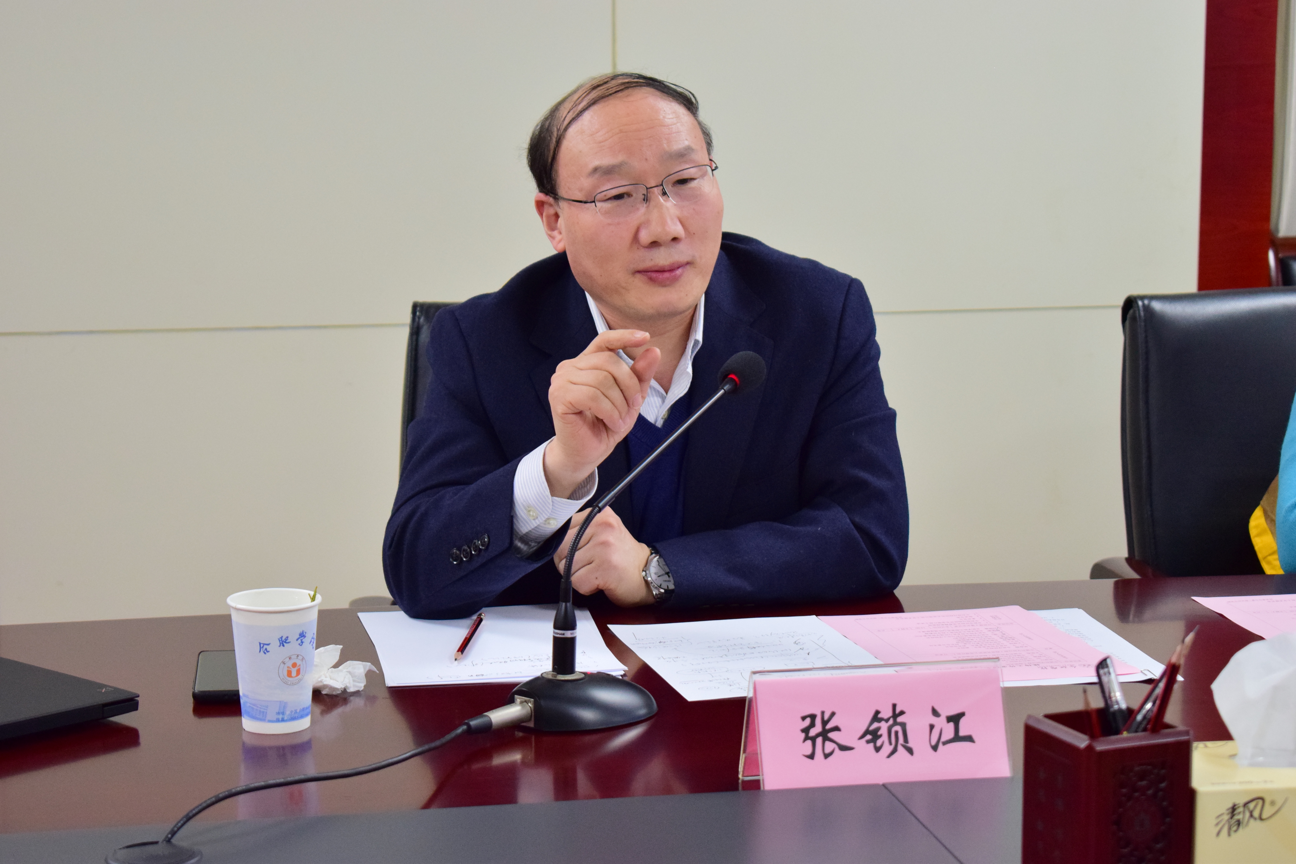 中科院过程工程研究所所长张锁江院士到我校调研交流并作专题学术报告