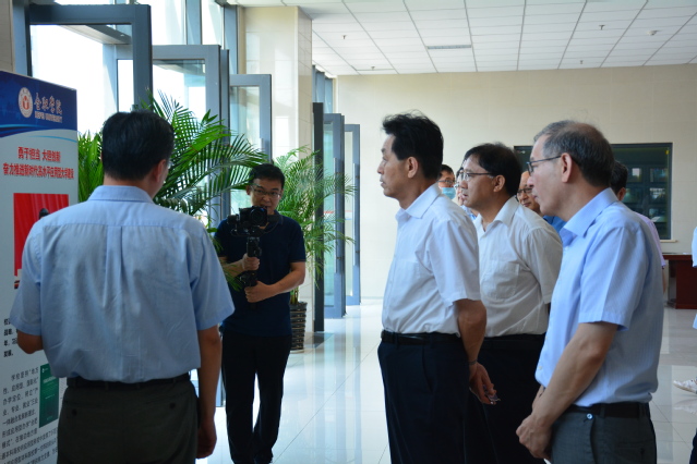 全国人大常委会委员、省人大常委会副主任谢广祥调研组一行到我校开展统筹保障高等教育高质量发展情况专项调研