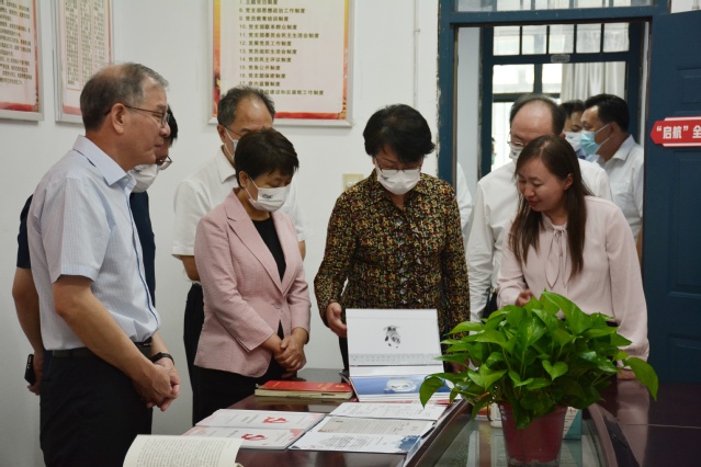 <a href='https://www.hfuu.edu.cn/9a/4b/c4153a105035/page.htm' target='_blank' title='翁铁慧考察学院“启航”全国样板党支部工作室'>翁铁慧考察学院“启航”全国样板党支部工作室</a>