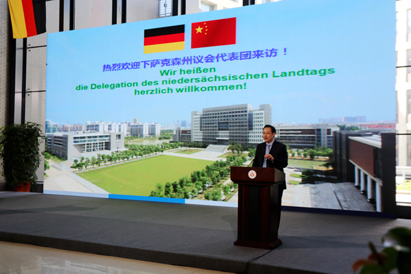 http://www.hfuu.edu.cn/_upload/article/images/15/48/049956e34d90984e8669d765a457/e7618f9b-0d00-49dd-88c3-dbcf89d46bd8.jpg