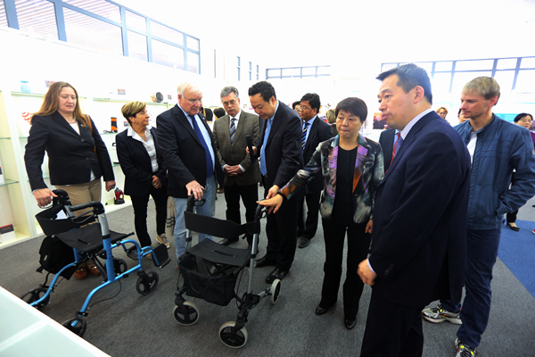 http://www.hfuu.edu.cn/_upload/article/images/15/48/049956e34d90984e8669d765a457/9dd25c55-c954-4442-9110-a8937e63564b.jpg