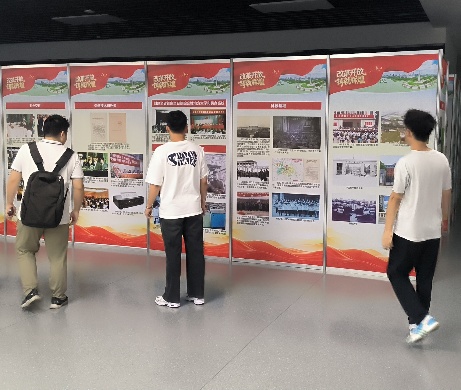 <a href='/xjy/75/ab/c11974a161195/page.htm' target='_blank' title='研究生党支部参观“庆祝中国共产党成立105周年 合肥改革发展图片展”'>研究生党支部参观“庆祝中国共产...</a>