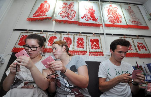 http://www.hfuu.edu.cn/_upload/article/images/be/b4/af0d1eb445d5857aaacf373656db/a46be793-34b5-4f27-bcde-7d157faeaeee.jpg