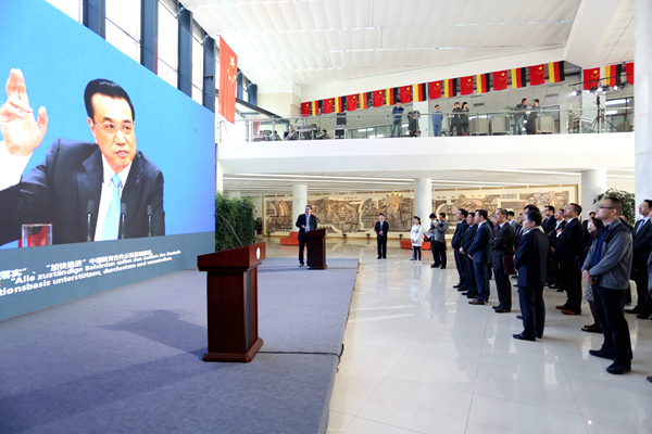 http://www.hfuu.edu.cn/_upload/article/images/ce/1a/90646c934c7689ae75a10867f19b/dbfa13ed-ac5a-4088-8b0c-0d8e8da142d0.jpg