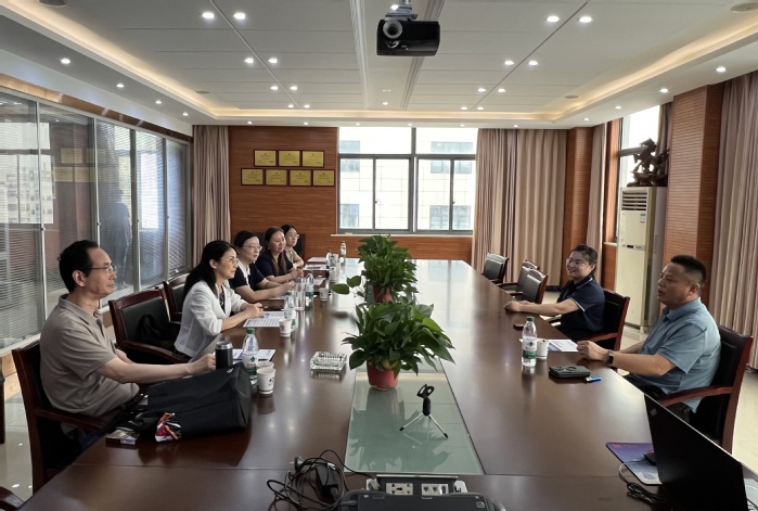 陈秀带队走访在肥校友企业